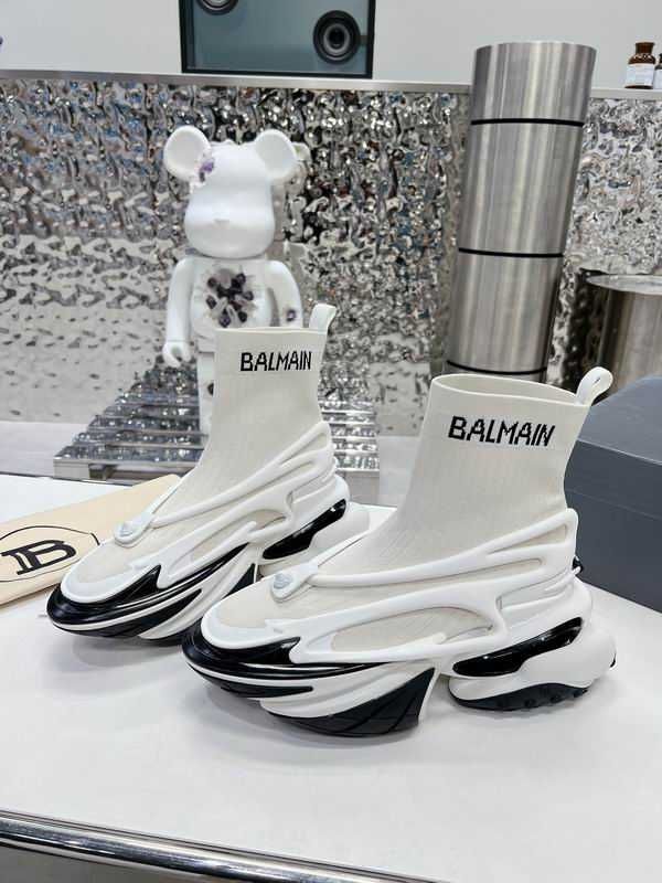 Balmain Unicorn / Louis Vuitton Trainer / Millenium / Maxi Sneaker
