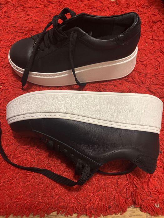 Кецове от естествена кожа на платформа