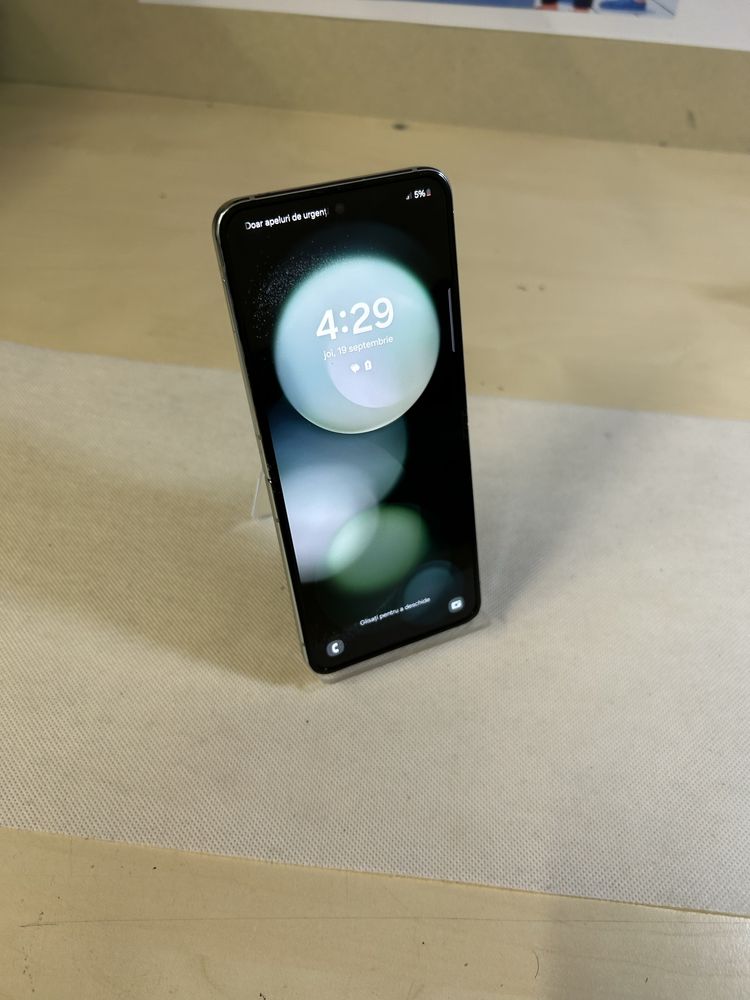 Samsung flip 5 / 256 gb / Impecabil ca Nou