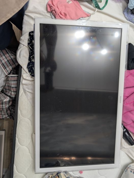 Продам телевизор с смарт ТВ 32 диагональ