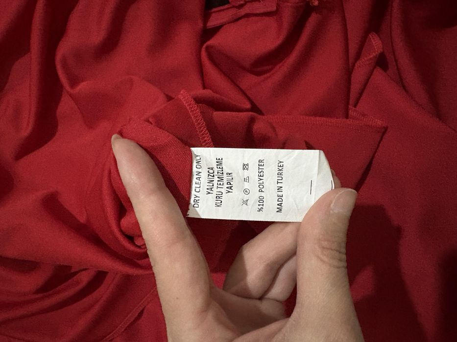 Плятье бархатно красный идеально для корпоративы