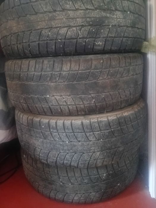 Зимние болоны 4 шт комплект +1 запаска летняя новоя