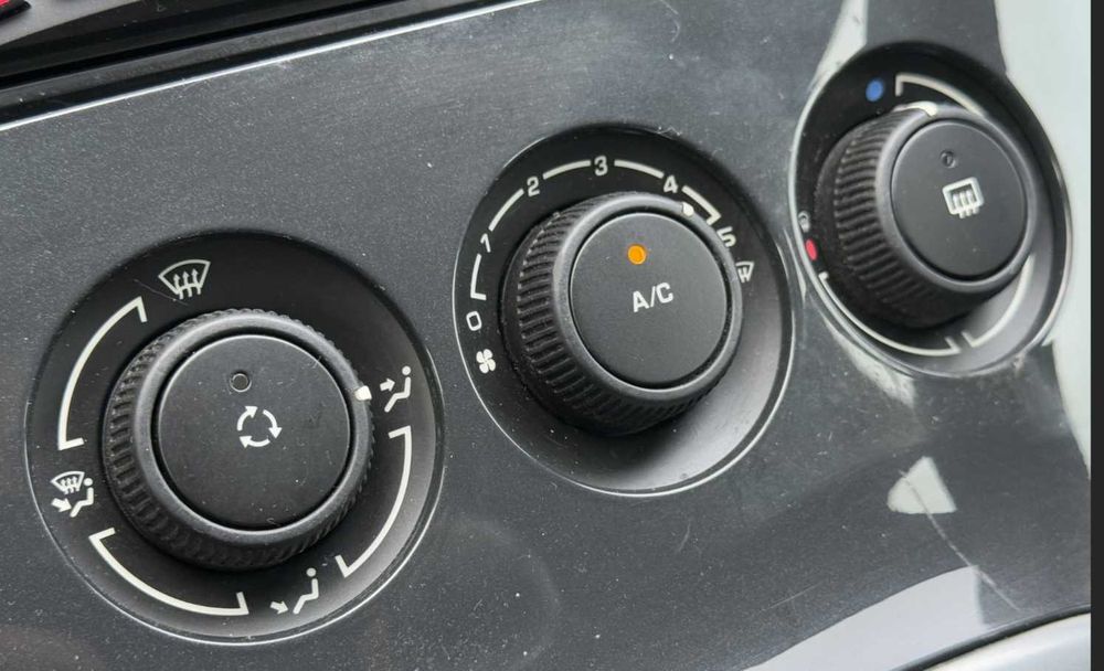 Peugeot 3008 1.6i Comfort - Benzina - Manual - 120 hp