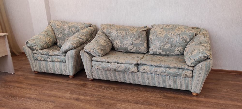 Мягкий уголок состоит из трёх предметов