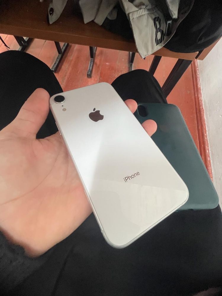 iphone XR 64 83%