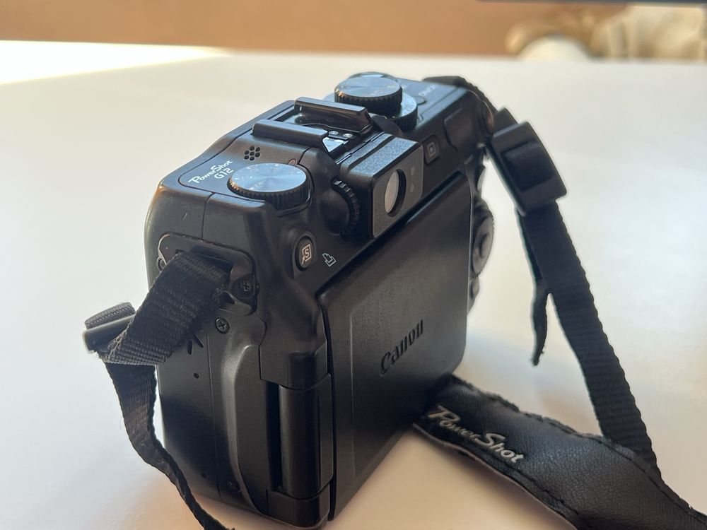 Aparat foto Canon G12