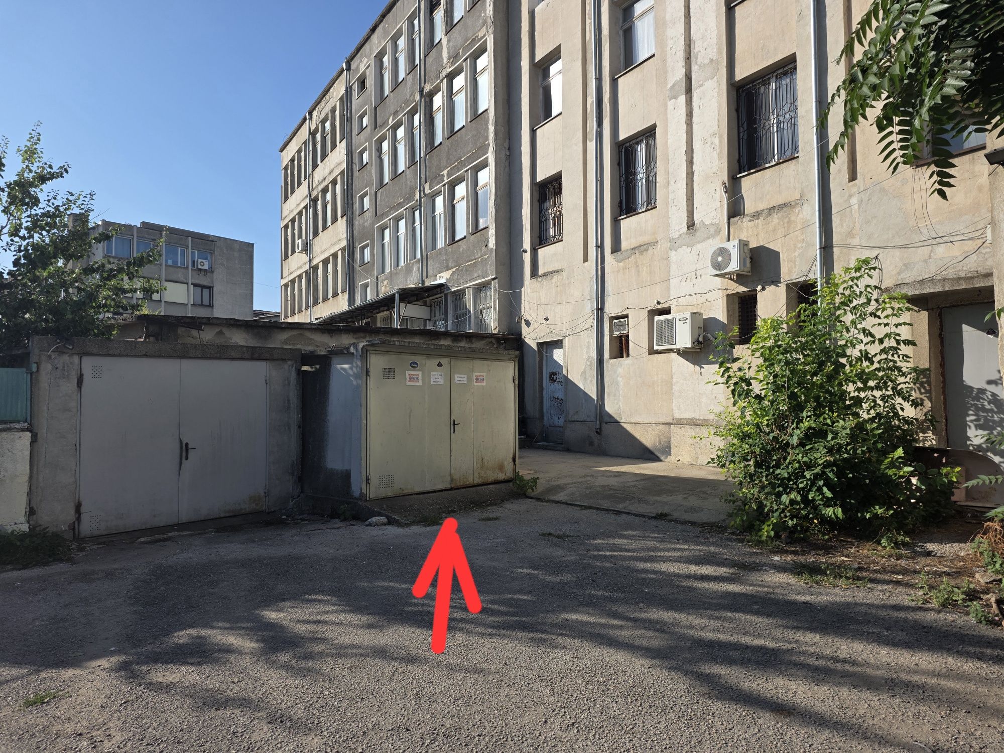Гараж под наем / Гараж за продан 
само Дългосро