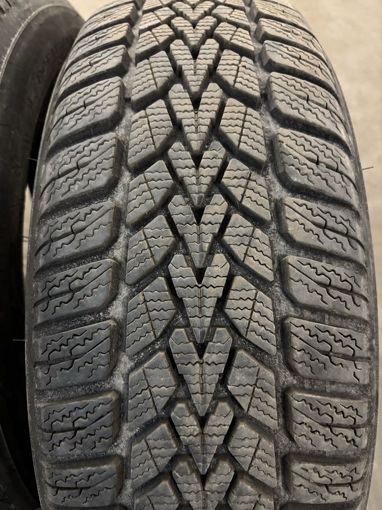 Гуми зимни 195/65/15 Dunlop 2022г.цената е за 1 брой !