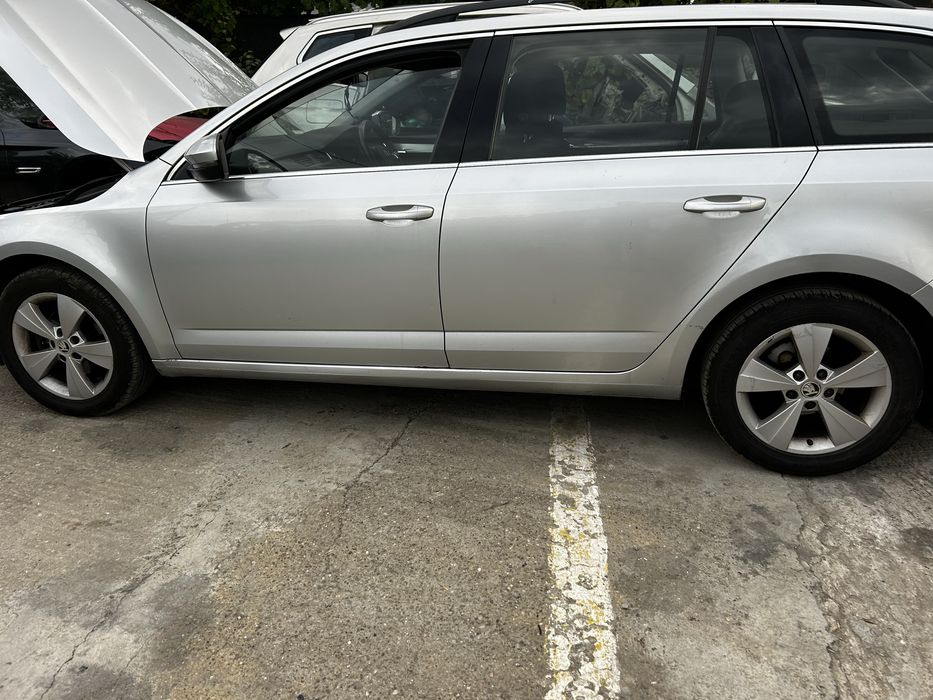 Aripă dreapta spate Skoda Octavia 3 break facelift 2018