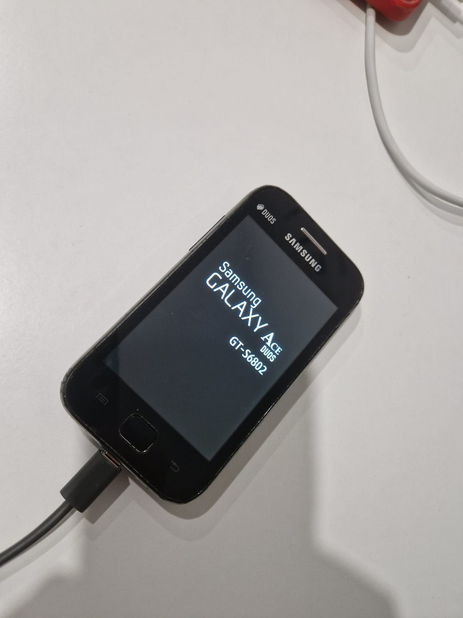 Telefon Samsung cu touch-screen
