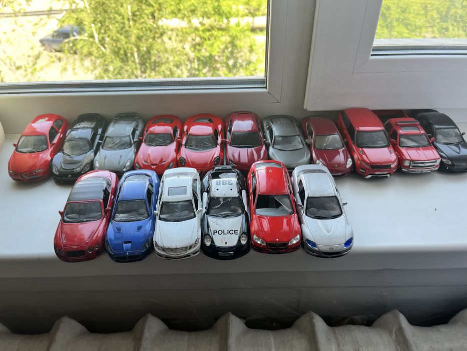 Продам игршечные машины