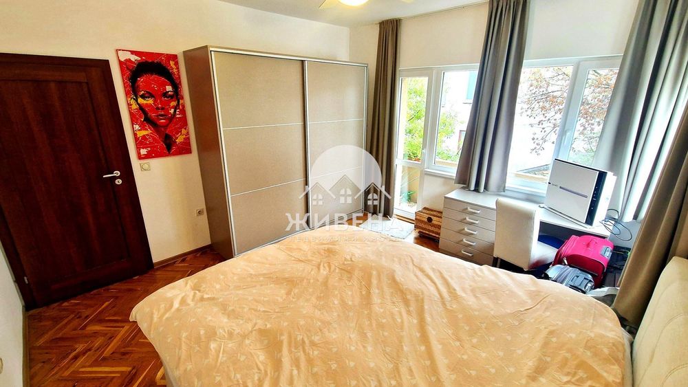 Продава се Четиристаен апартамент в Варна, Гръцка махала - 104 кв.м за 3270 €/кв.м - Снимка #11