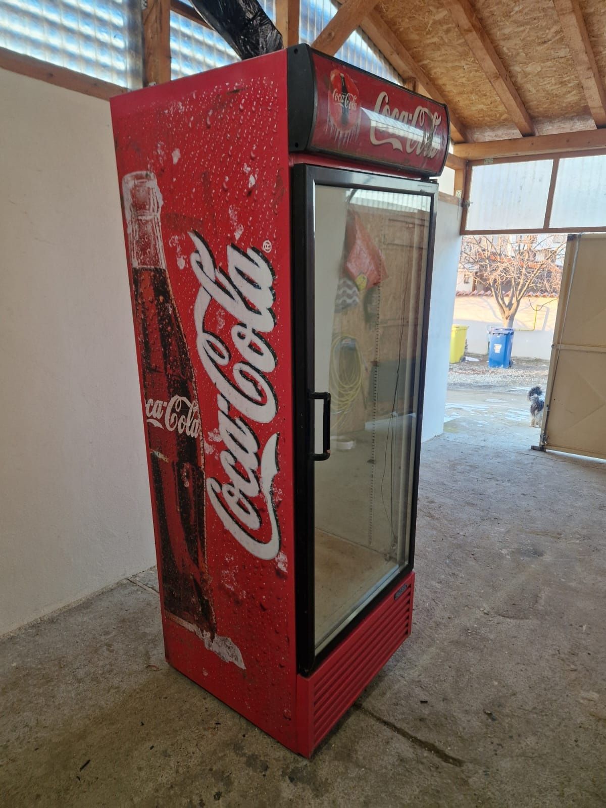 Închiriez vitrine frigorifice