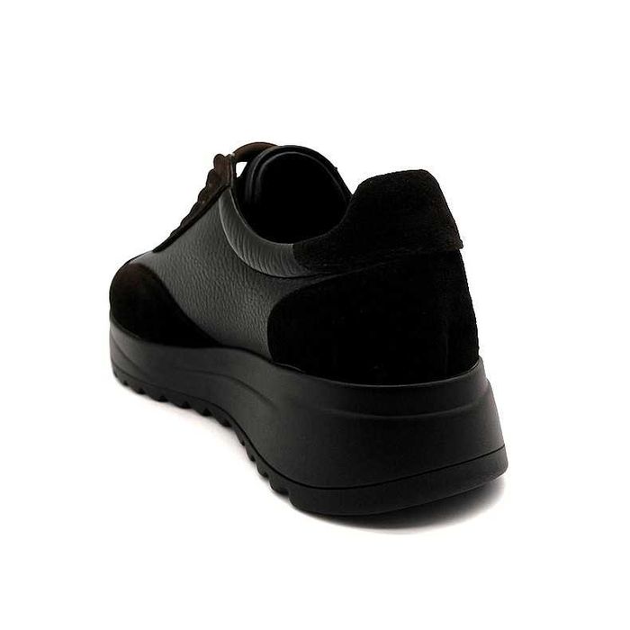 Дамски черни обувки от естествена кожа с изчистен силует