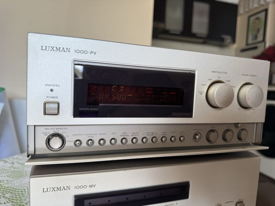 Luxman 1000 PV 1000 MV качествени компоненти