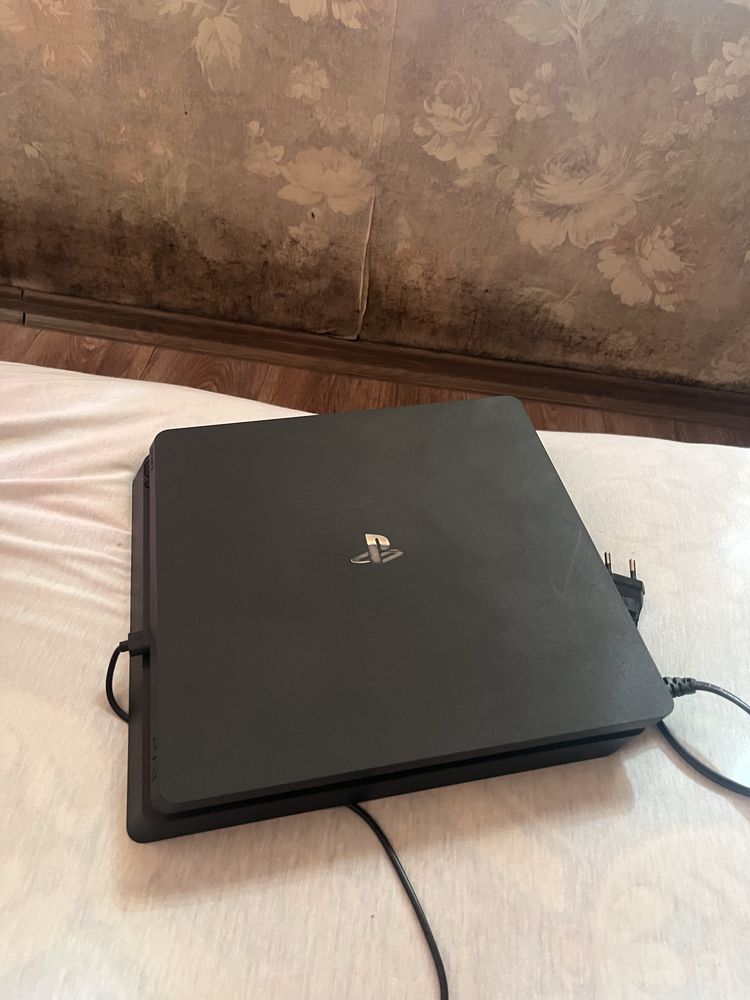 PlayStation 4 slim 500gb