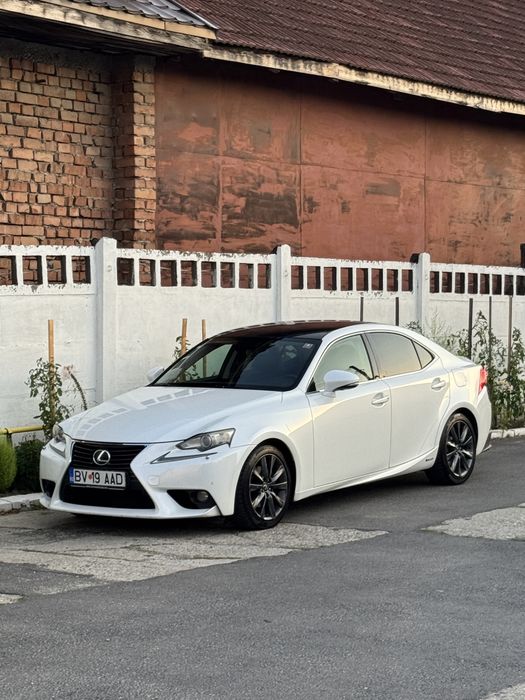 Vand Lexus is300h, hibrid, istoric complet in reprezentanta Toyota