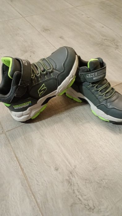 Ghete copii skechers waterproof mărimea 29