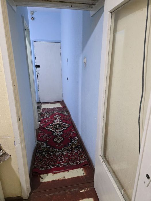 Чирчик шахар 
10-микрораён хавас ёнида 
#1-хона 3-етаж 2х3 балкони