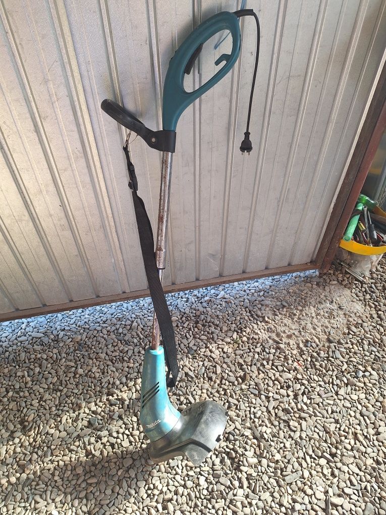 Trimmer electric Makita UR3000