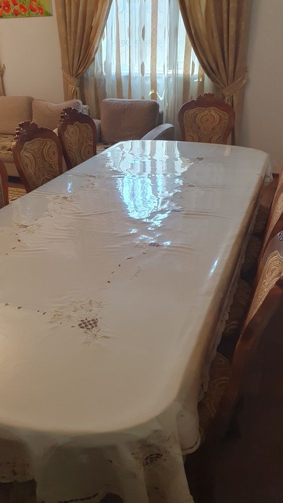 Стол в гостиную.