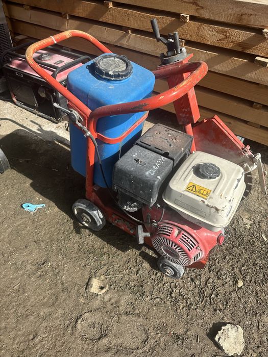 Masina de taiat asfalt 450
