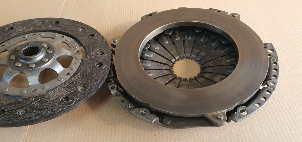 Kit ambreiaj volanta sachs 1.9 tdi BRB BKE AWX audi a4 b7 audi a4 b6