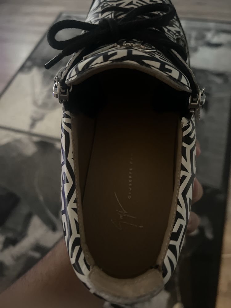 Vand/schimb Giuseppe Zanotti