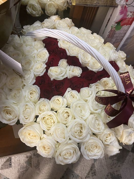 Цветы свежие  101 роза