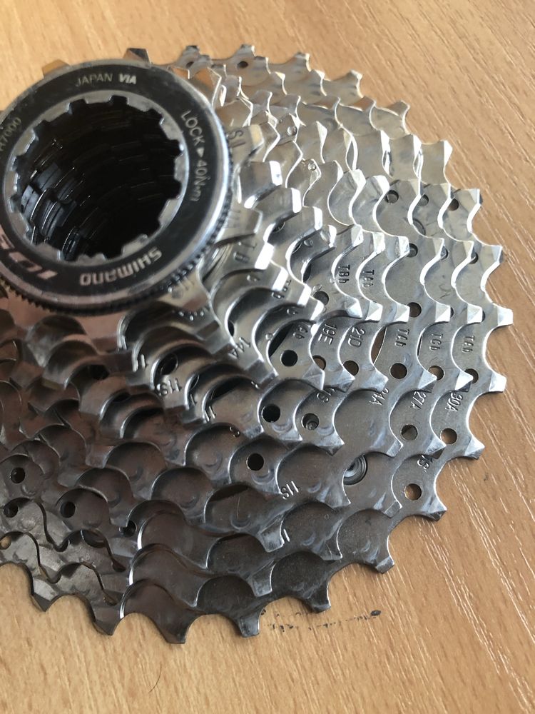 Powermeter 4iiii Podium 105 R7000, касета Shimano 105 R7000 11-30