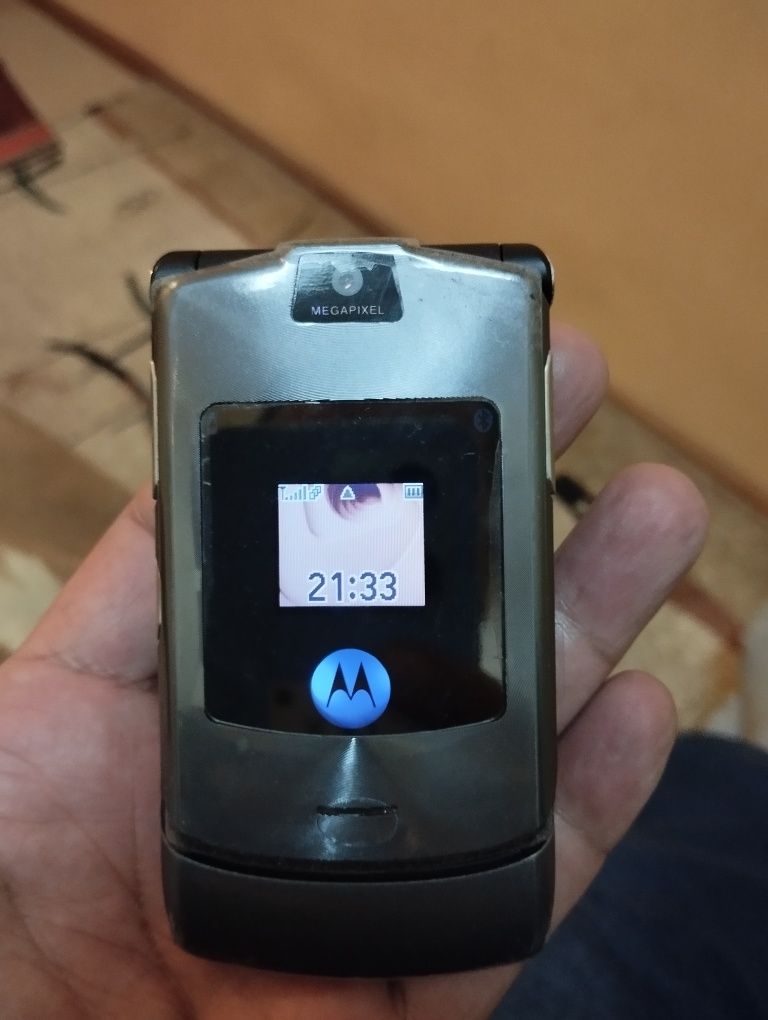 Motorola RAZR продам