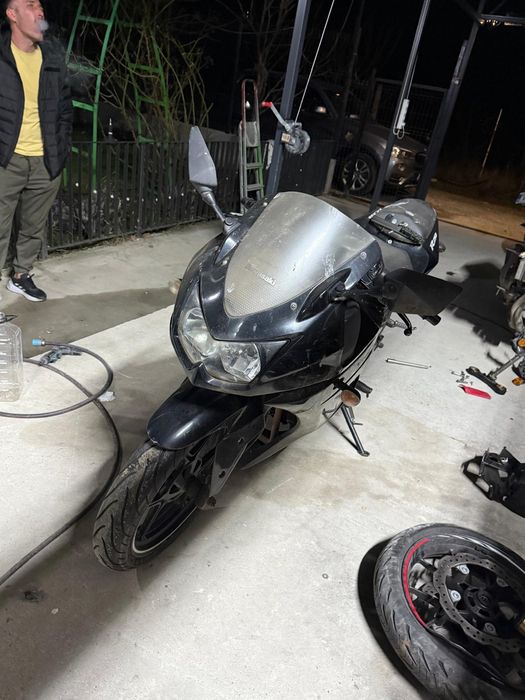 Dezmembrez kawasaki ninja 250 an 2011 motor functional