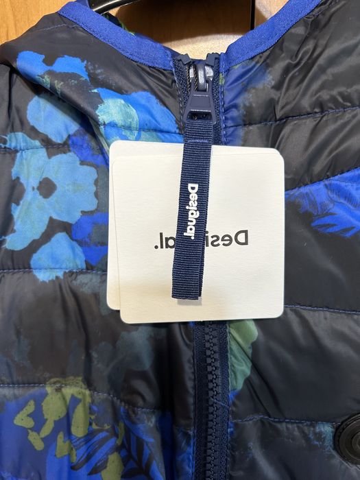 Чисто ново яке Desigual