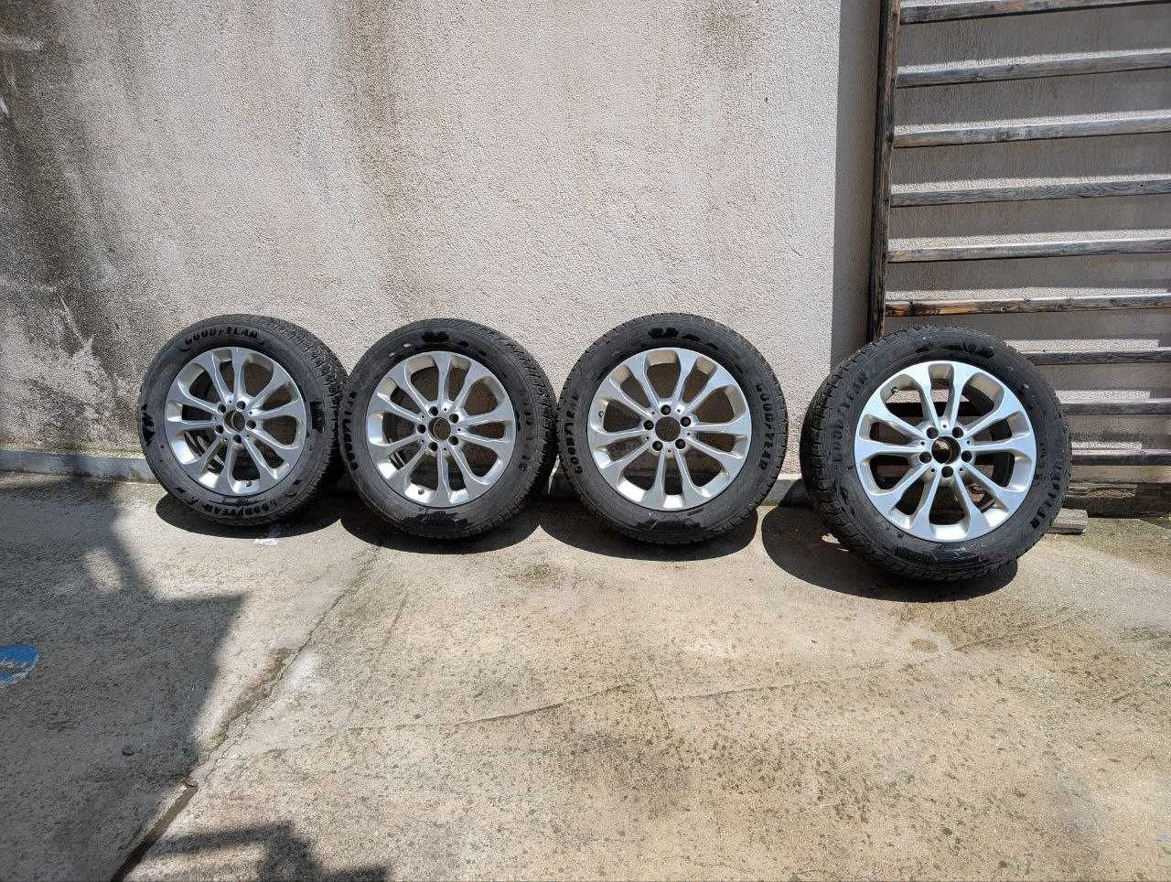 Продавам зимни гуми с джанти за Mercedes GLA