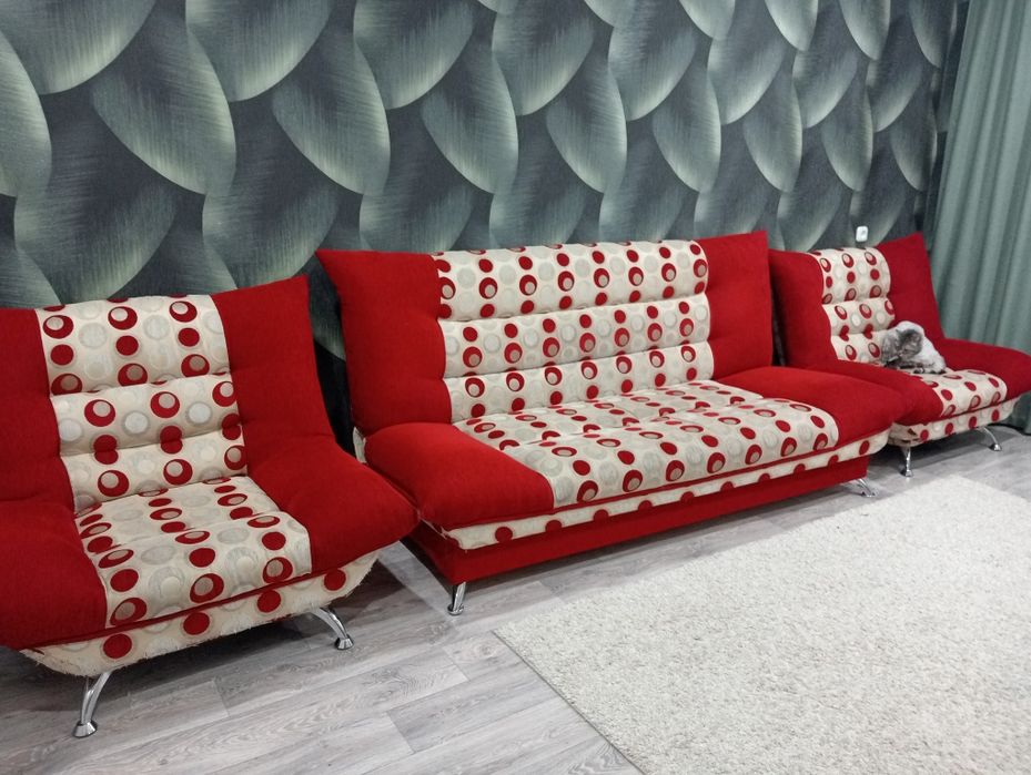 Продаю комплект мягкой мебели