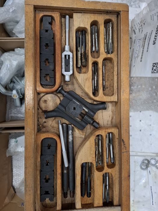 Trusa manuala de filetata vintage