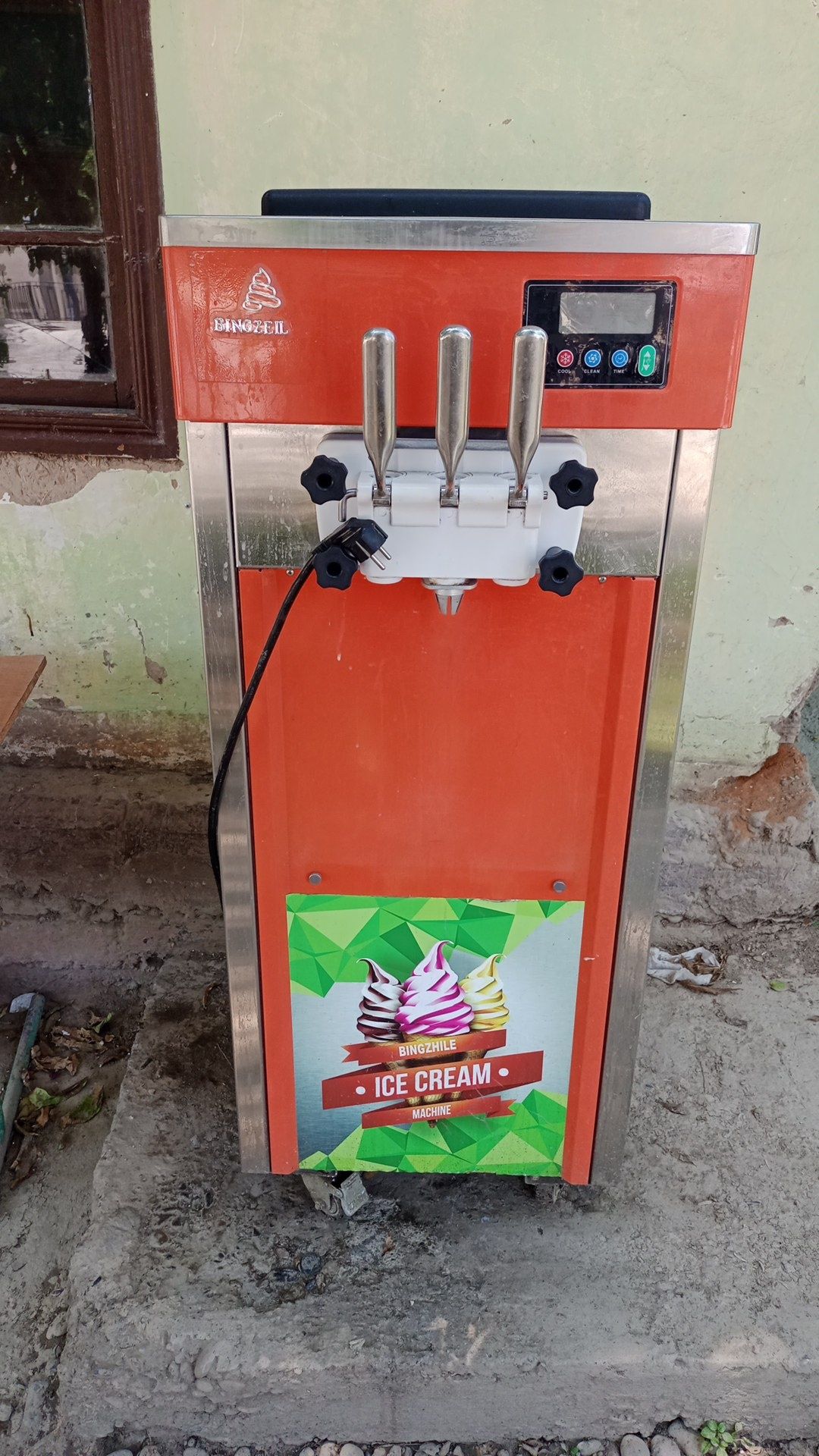 Frezr muzqaymoq aparati 220V