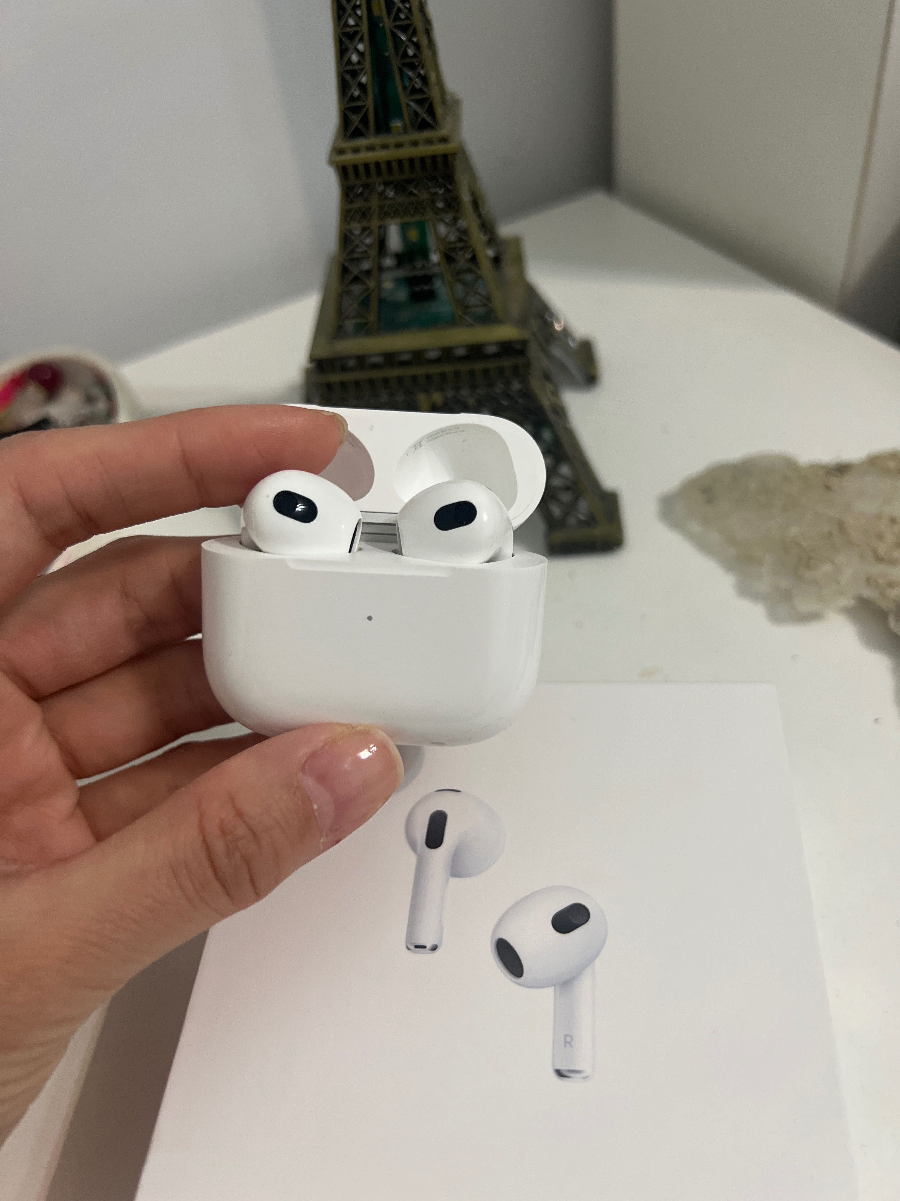 Наушники Apple AirPods 3 with Lightning Charging Case белый