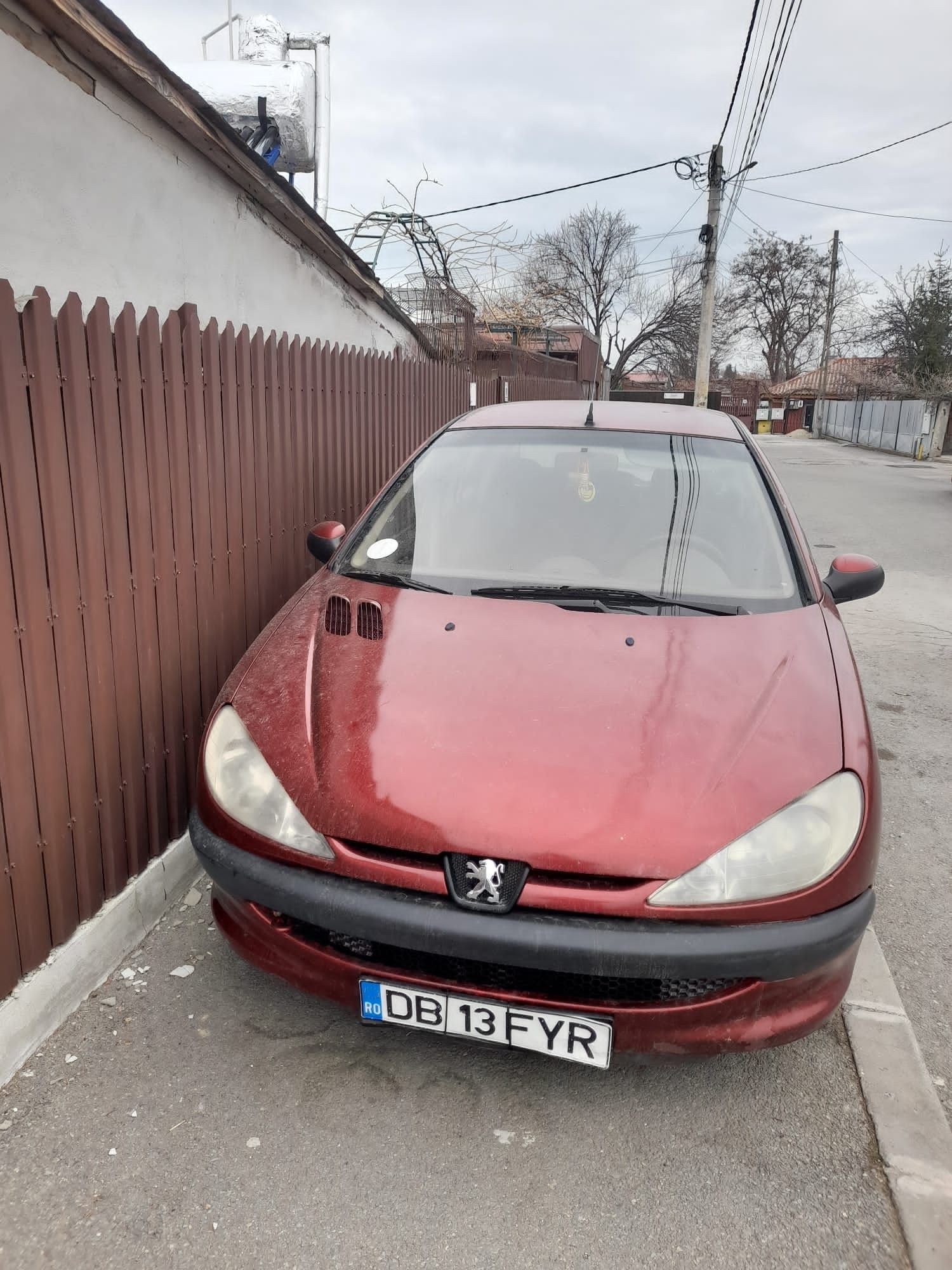 Vând Peugeot 206 an 2005 motor 1.4 HDI