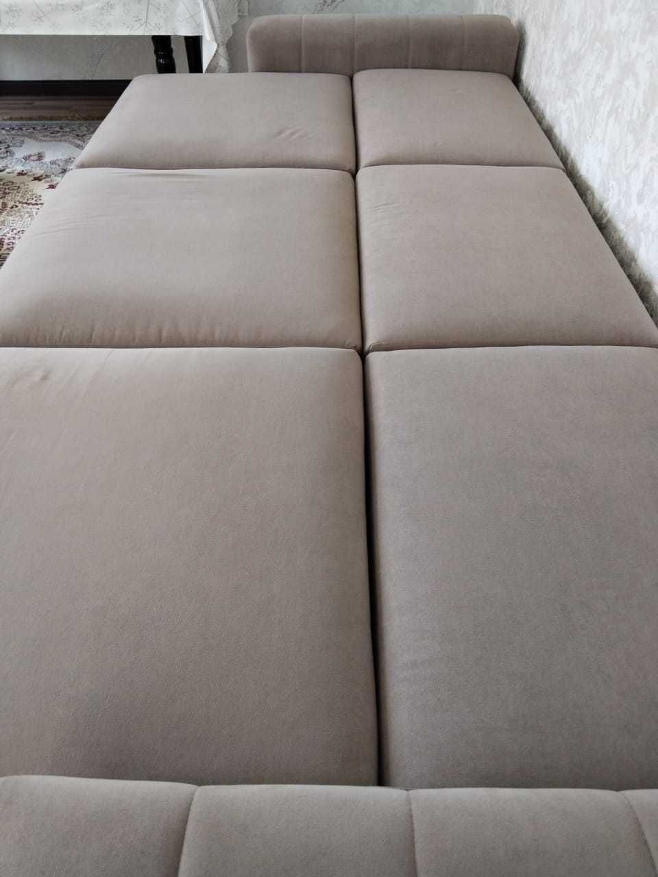 Продам диван для гостинной