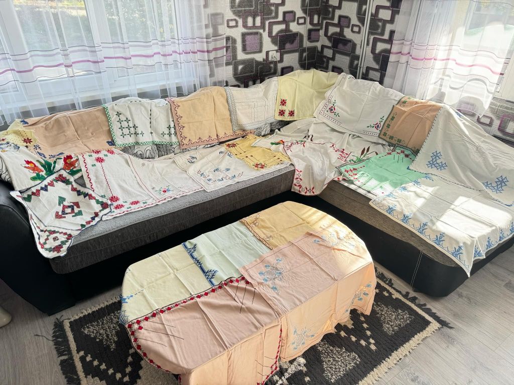 Карета, покривки и кавиори