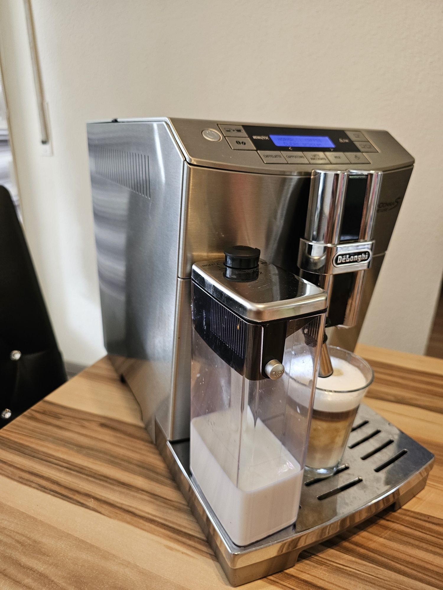 Delonghi Primadonna de Luxus