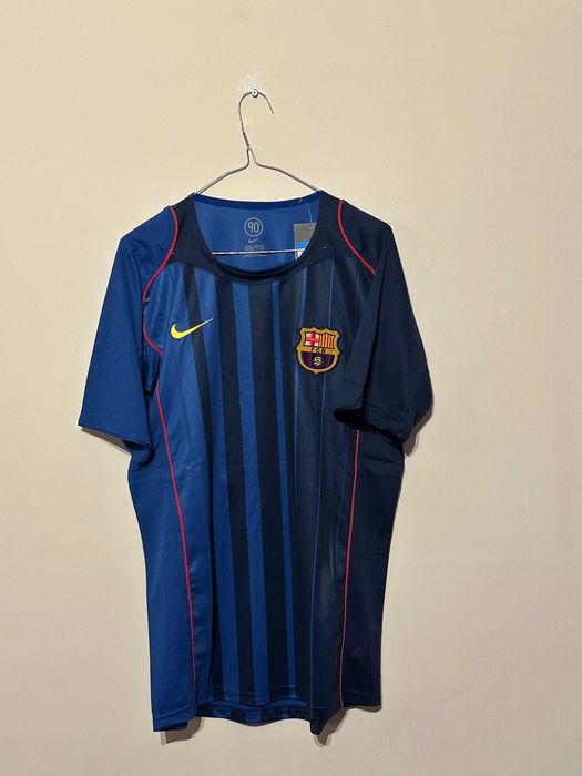 Тениска на Ronaldinho в Barcelona - НОВО ; НАЙ ДОБРА ЦЕНА!