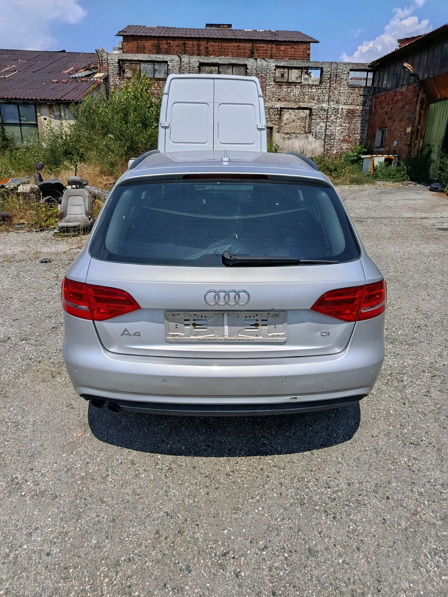 Audi A4 • 2.0 TDI • 2012г.