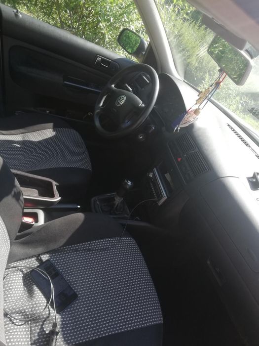 Vand golf 4 19 Tdi 116 cai stare buna mici defecte datorita varstei