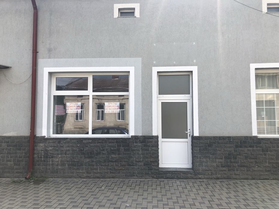 Inchiriez spatiu comercial