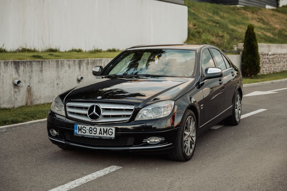 Mercedes-Benz C- Class w204