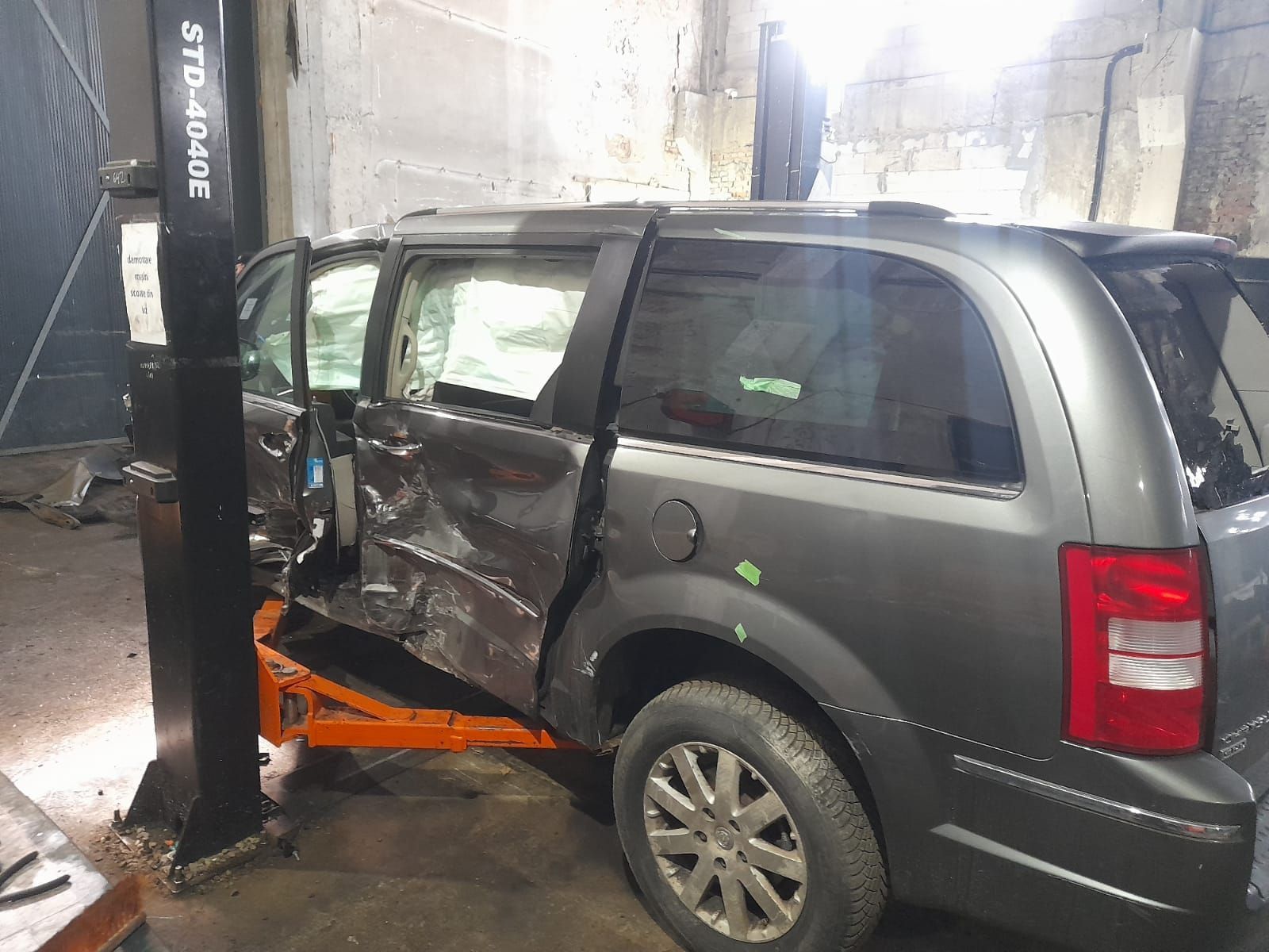 Panou butoane scaune p1e819e83 Chrysler Voyager 5 [2007 - 2011] 2.8 c
