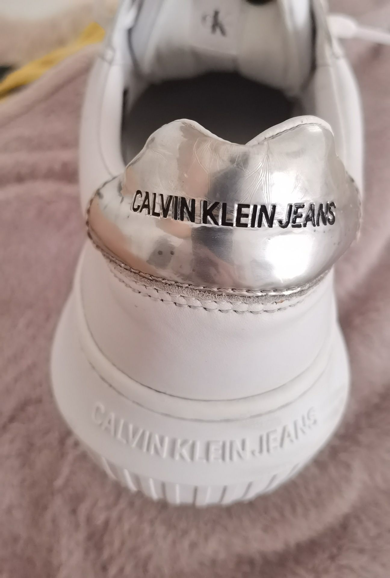 calvin Klein, mărime 39