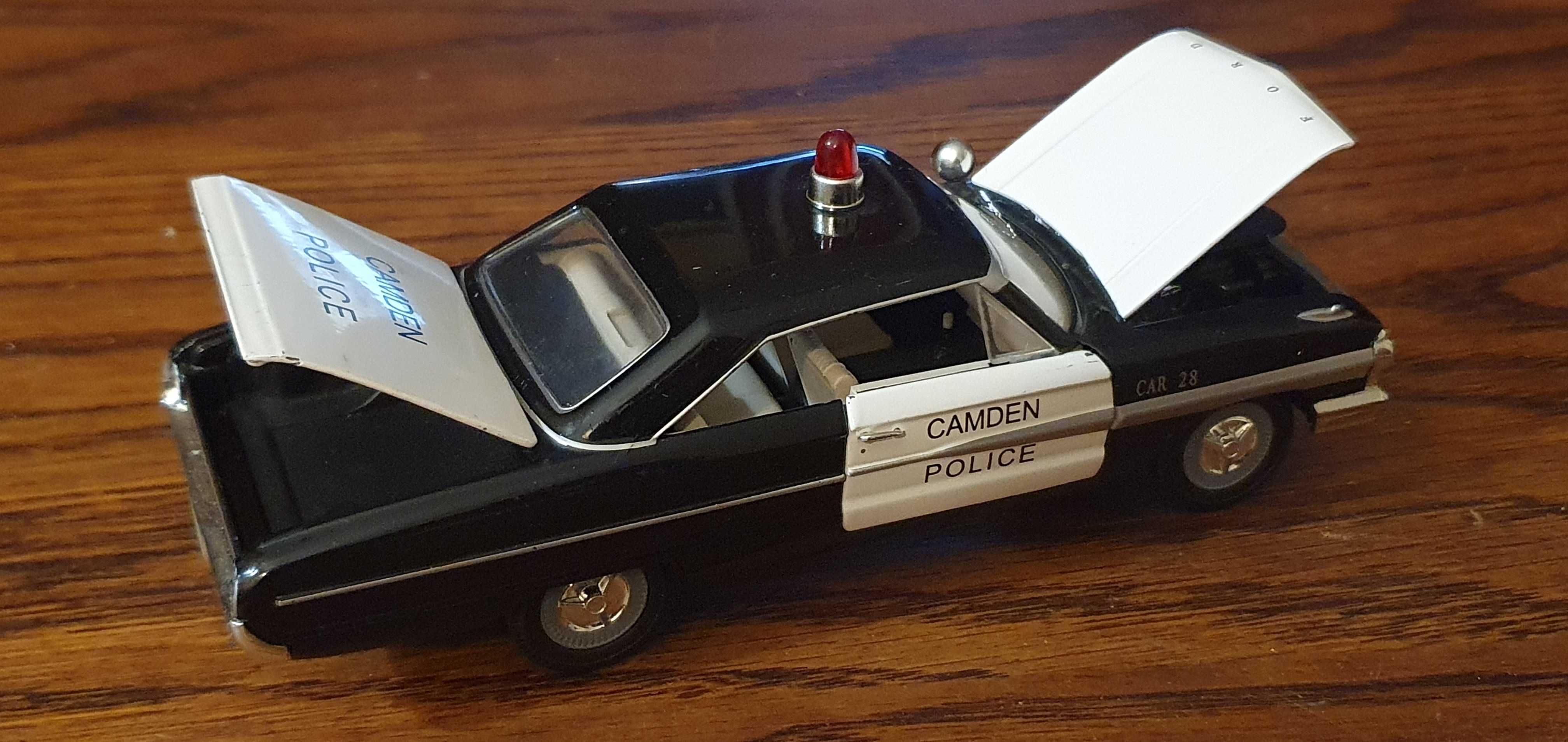 Arko Products / Ford Galaxie police дайкаст модел 1.32